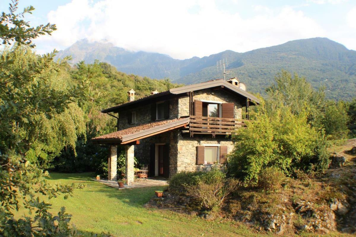 Villa Erica Con Piscina Privata Sul Lago Di Como Colico Bagian luar foto